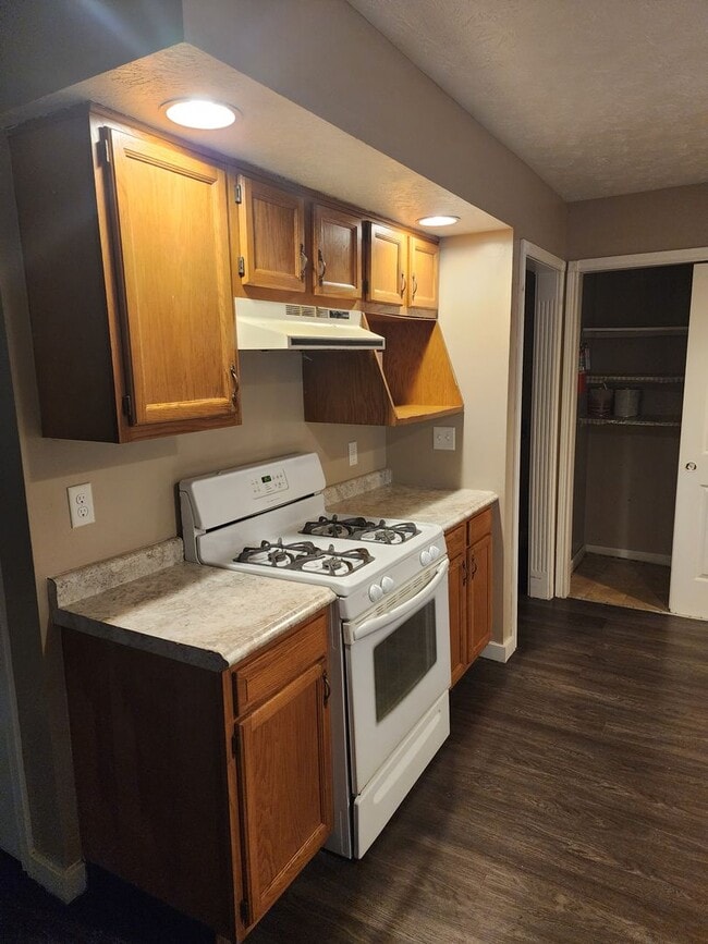 Foto del edificio - 2 bedroom 1 bath duplex