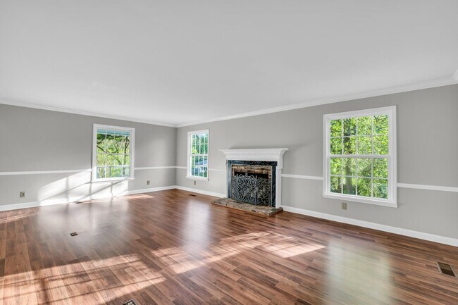 Foto del edificio - 1609 Chickasaw Dr