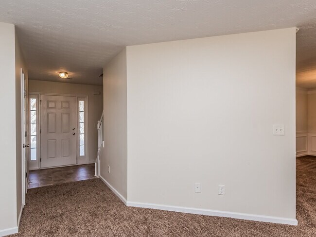 Foto del edificio - 70 Stony Oak Dr