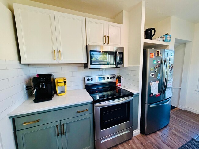 Foto del edificio - 790 17th St NE