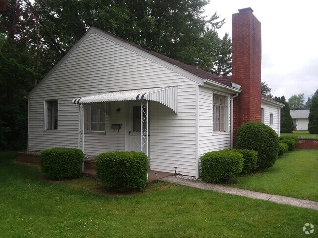 Building Photo - 200 Warrington Ave
