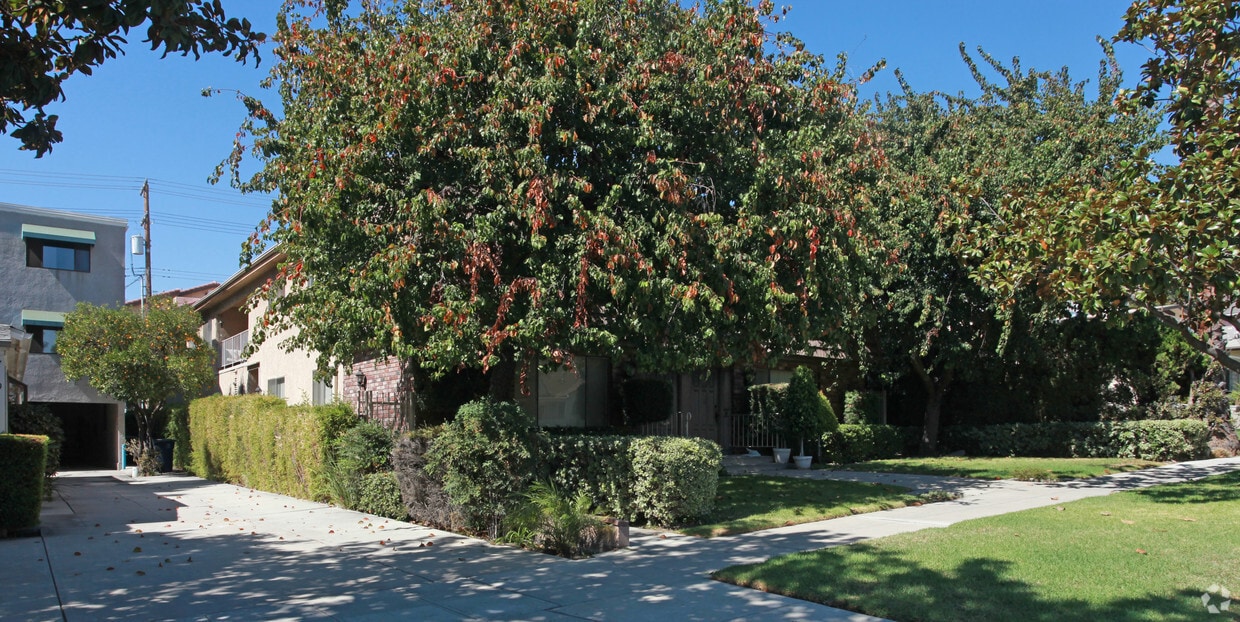 Building Photo - 721 E Magnolia Blvd
