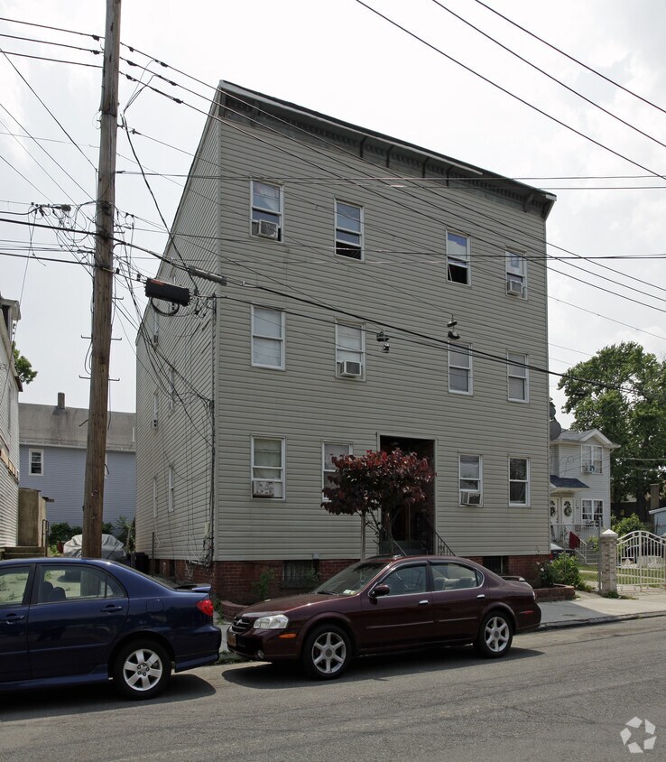 Building Photo - 76 Grove Pl