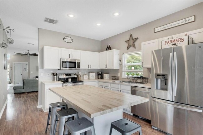 Building Photo - 318 Clydesdale Cir