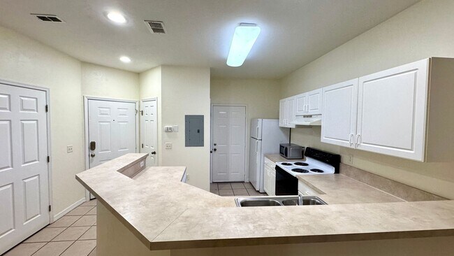 Foto del edificio - The Greens 2BR Townhome with garage!