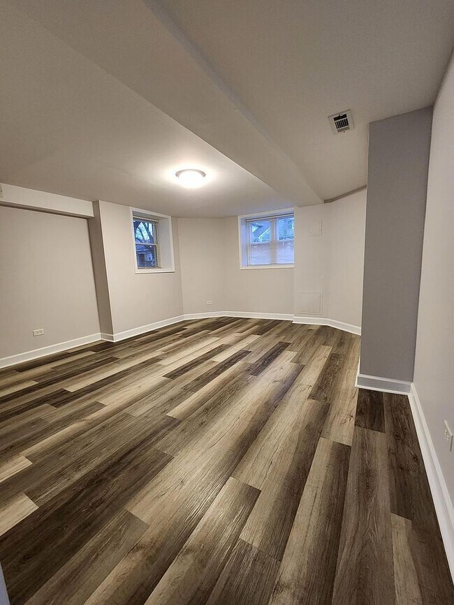 Foto del edificio - 5812 N Campbell Ave