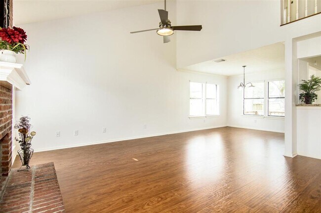 Building Photo - 14650 St Cloud Dr