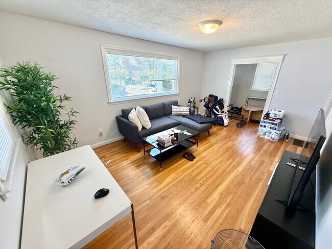 Building Photo - 80 Etna St