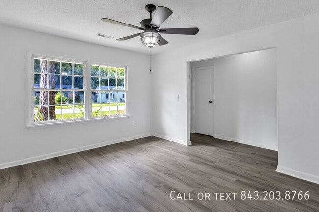 Building Photo - 301 Sprucewood Dr