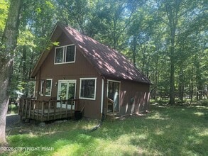Building Photo - 2111 Spring Dr
