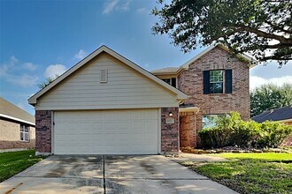 Building Photo - 19731 Village Ridge Dr