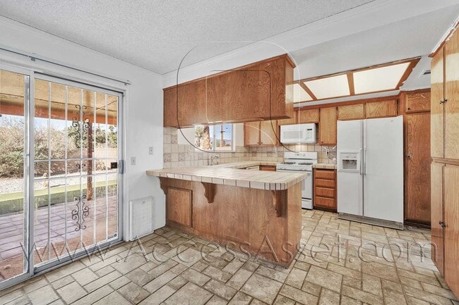 Foto del edificio - Single-Story 3 Bed with Covered Patio & Gated Yard