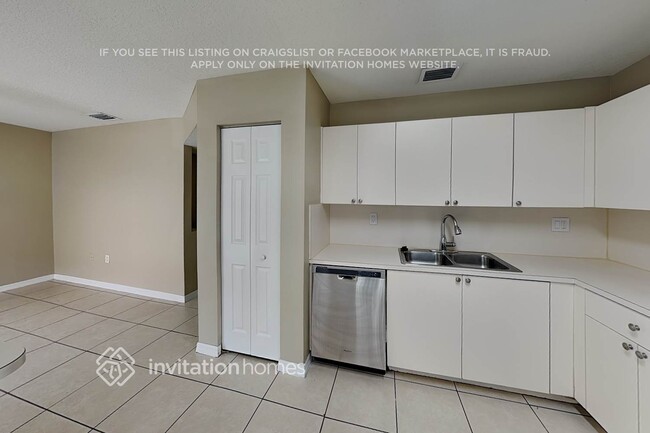 Foto del edificio - 5927 SW 163rd Ave