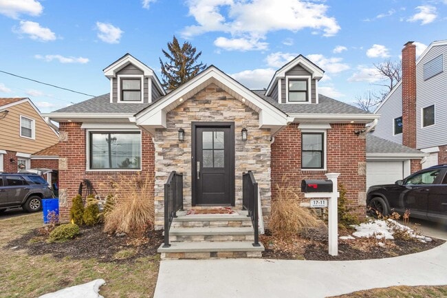 Photo - 17-11 Berdan Ave House