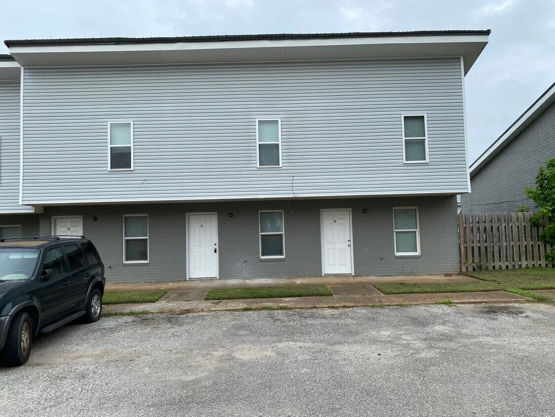 961 Old Hickory Blvd, Jackson, TN 38305 Townhome Rentals in Jackson