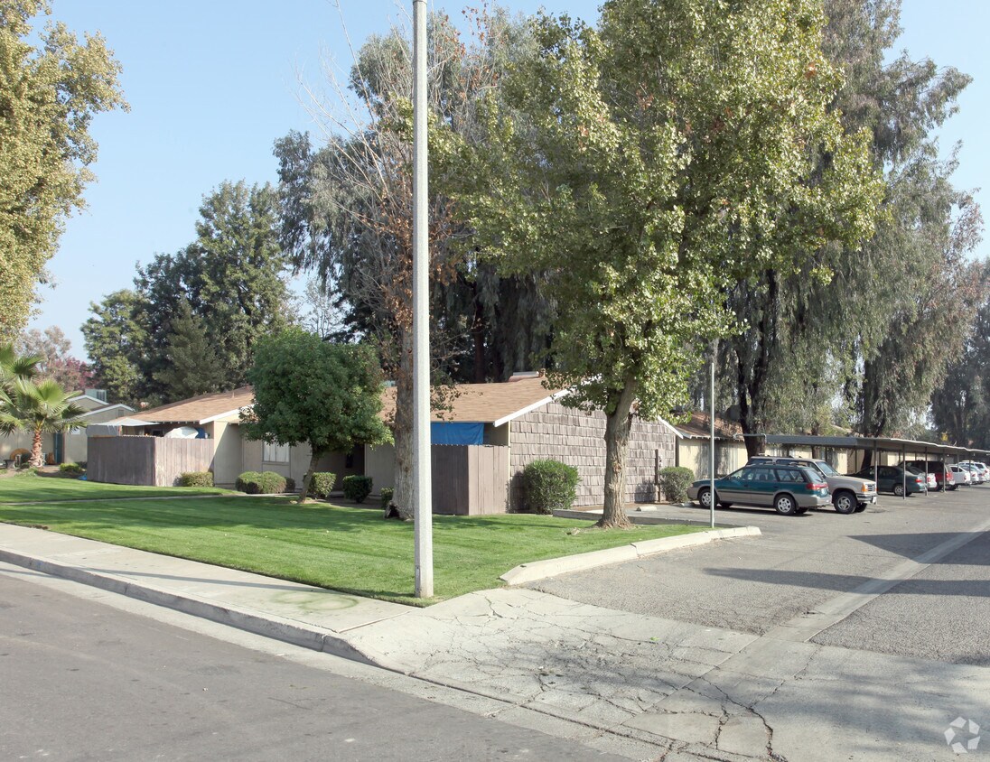 Foto principal - Redwood Apartments