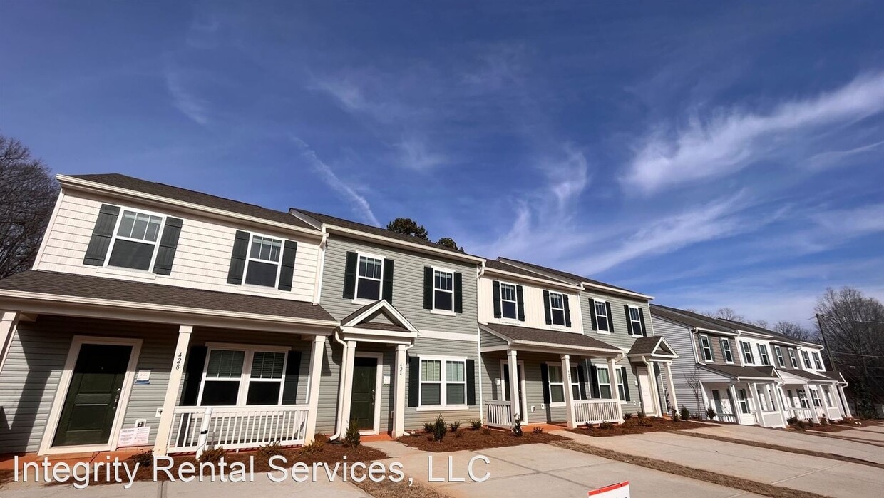 Primary Photo - 3 br, 2.5 bath House - 440 Kincaid Rd