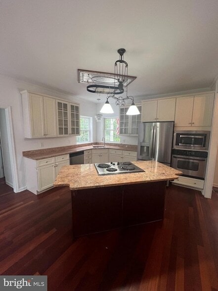 Building Photo - 20670 Bloombury Ln