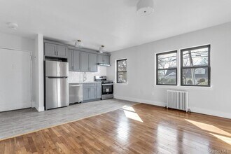 Building Photo - 105 Long Beach Rd Building Photo - 105 Long Beach Rd