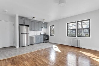 Building Photo - 105 Long Beach Rd Building Photo - 105 Long Beach Rd