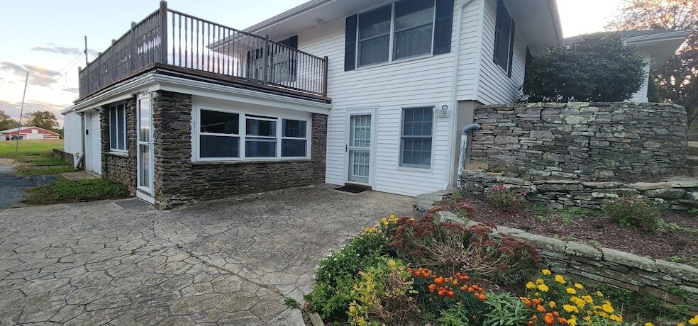 Foto principal - 96 Stanavage Rd