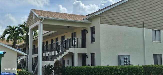 Foto del edificio - 15140 Riverbend Blvd