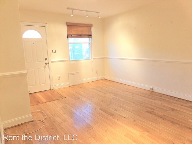 Building Photo - 1252 16th St NE