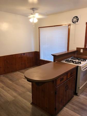 Mucho espacio para gabinetes en la cocina. - 151 Palmer St NE