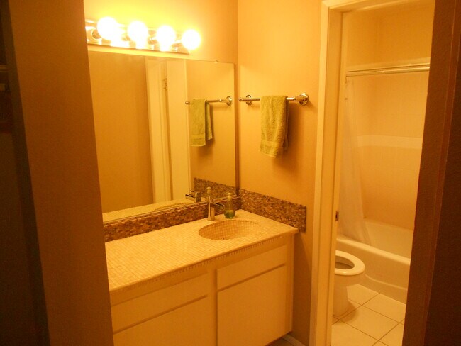 Foto del edificio - 8163 Redlands St
