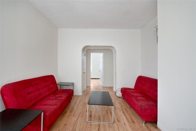 Building Photo - 211 Kosciuszko St