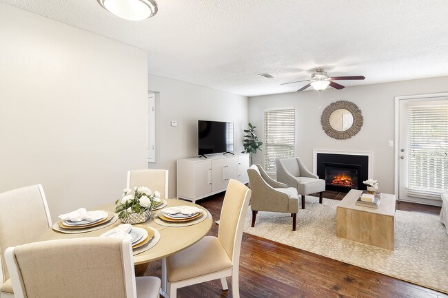 Foto del edificio - Lakeshore Pointe Apartment Homes