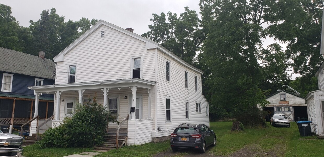 10 Columbia St Unit Right, Oneonta, NY 13820 Apartments in Oneonta