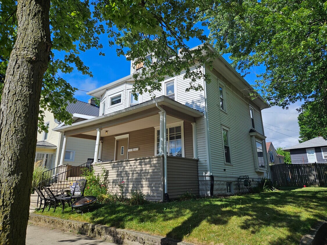 Foto principal - 116 N Summit St