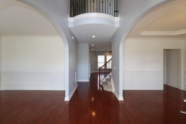 Building Photo - 417 Courchelle Dr