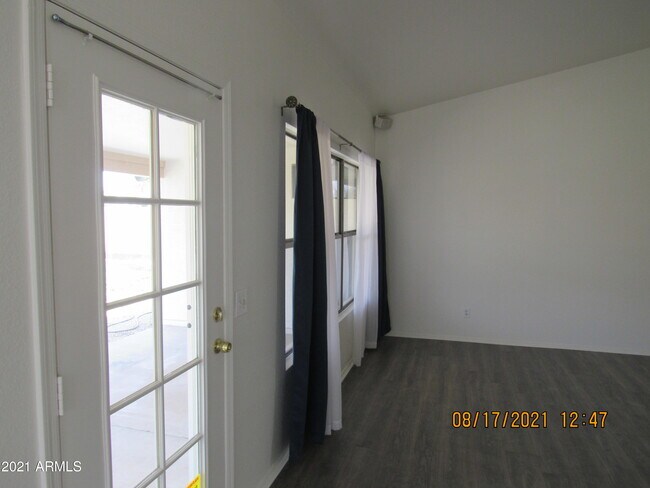 Foto del edificio - 4516 W Behrend Dr