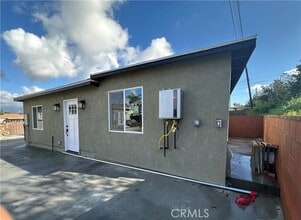 Building Photo - 1564 W Phillips Blvd
