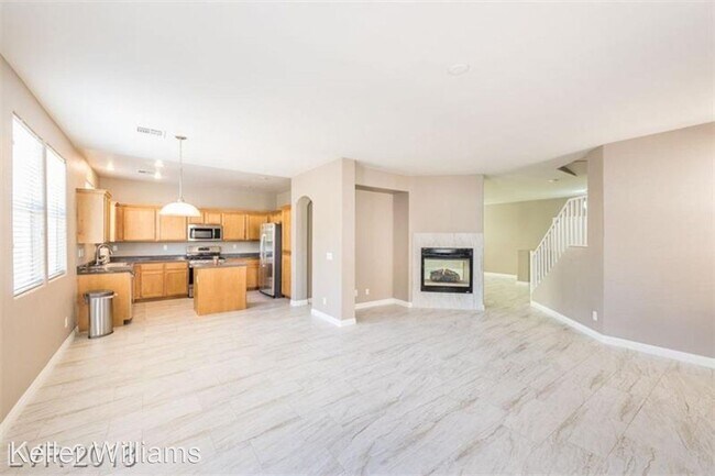 Building Photo - 4 br, 2.5 bath House - 8818 PALM CREEK COURT