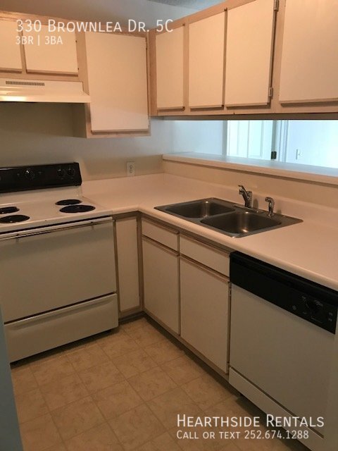Building Photo - 330 Brownlea Dr