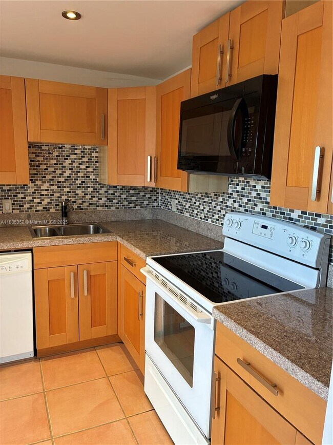 Foto del edificio - 3401 N Country Club Dr