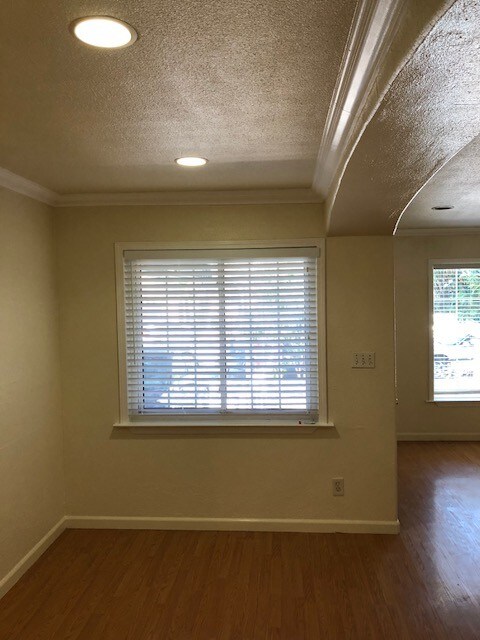 Building Photo - 904 Jean Way