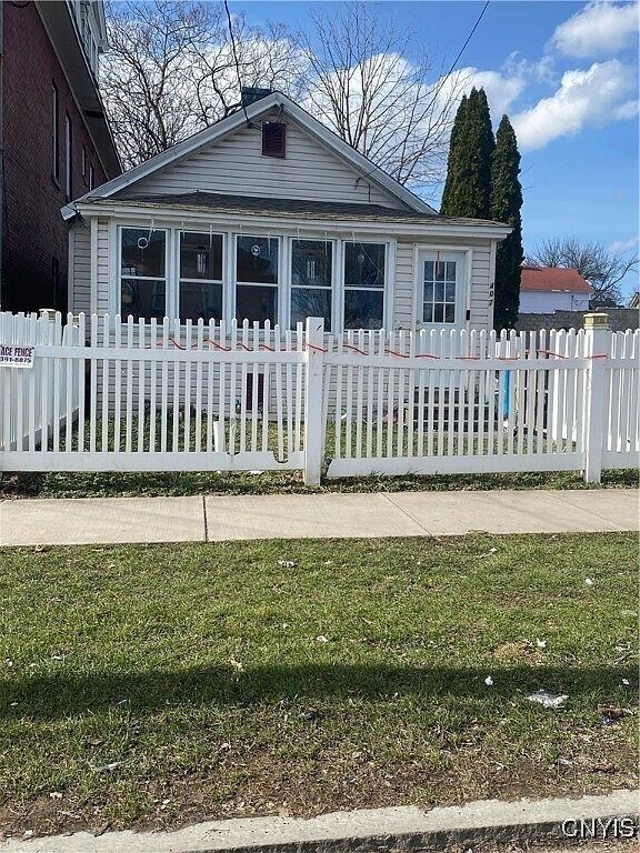 Foto principal - 407 Pond St
