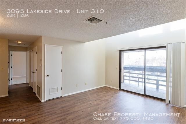 Building Photo - 3095 Lakeside Dr