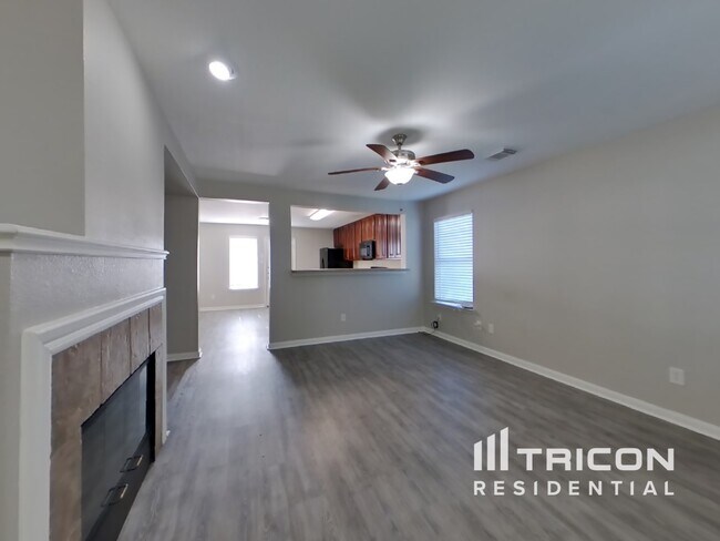 Foto del edificio - 10011 Victoria Grove Ln