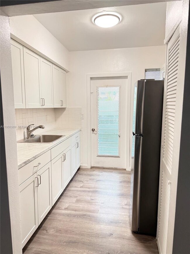 Foto del edificio - 145 S Shore Dr