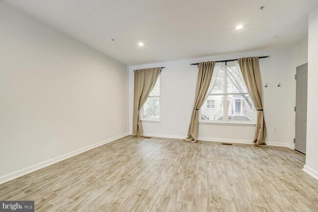 Foto del edificio - 2501 Sayles Pl SE