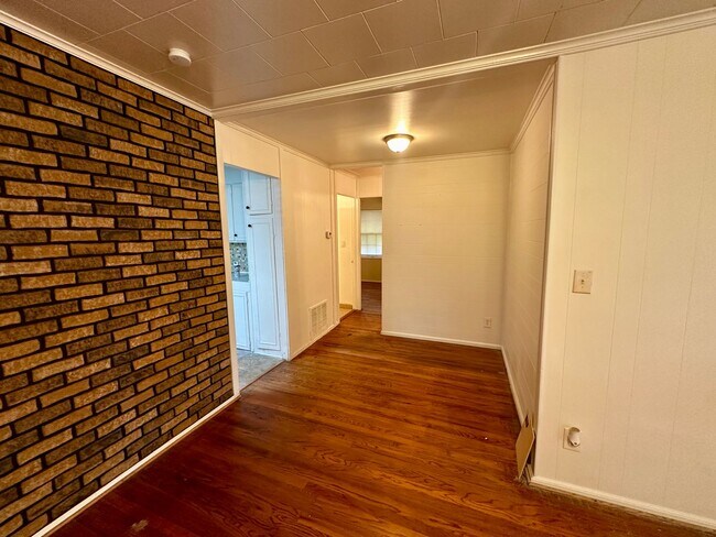 Foto del edificio - 727 NE 46th St