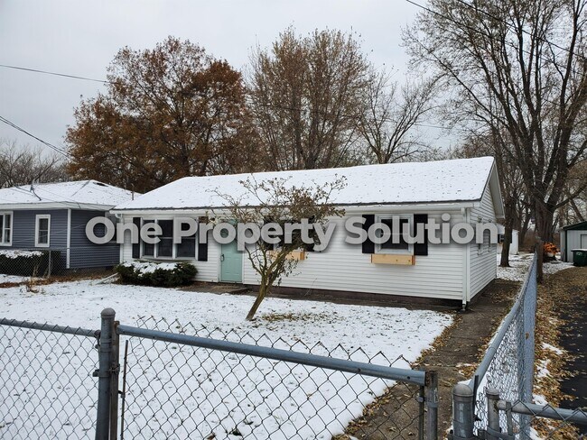 Building Photo - 1744 E 24th Ave
