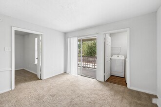 Building Photo - Wyndham at Hampton Apartments