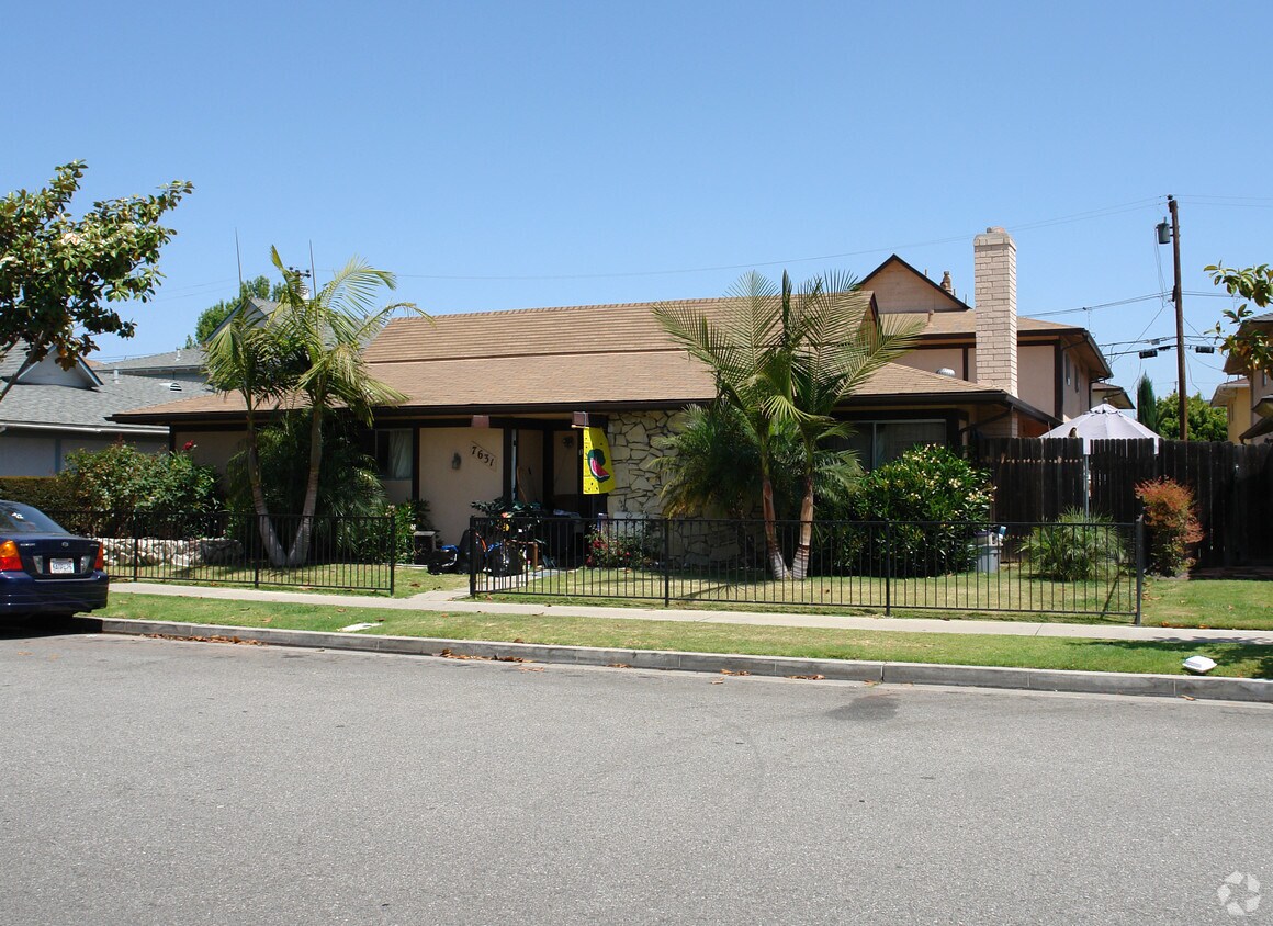 Foto principal - 7631 Amazon Dr
