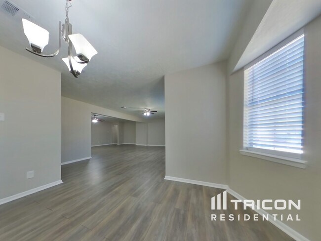 Building Photo - 4422 Ponca St